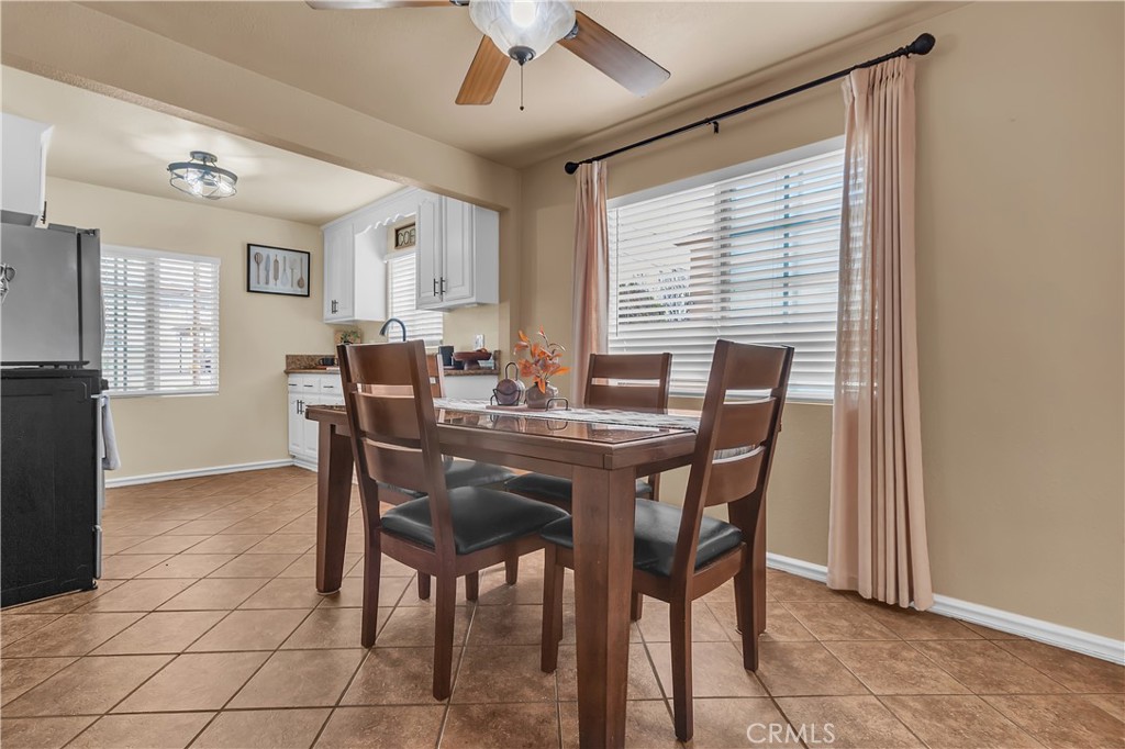 1414 W Shorb