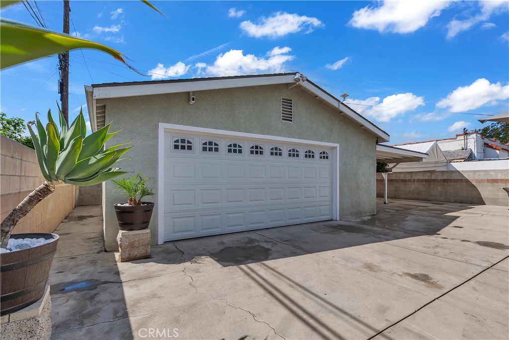 1414 W Shorb