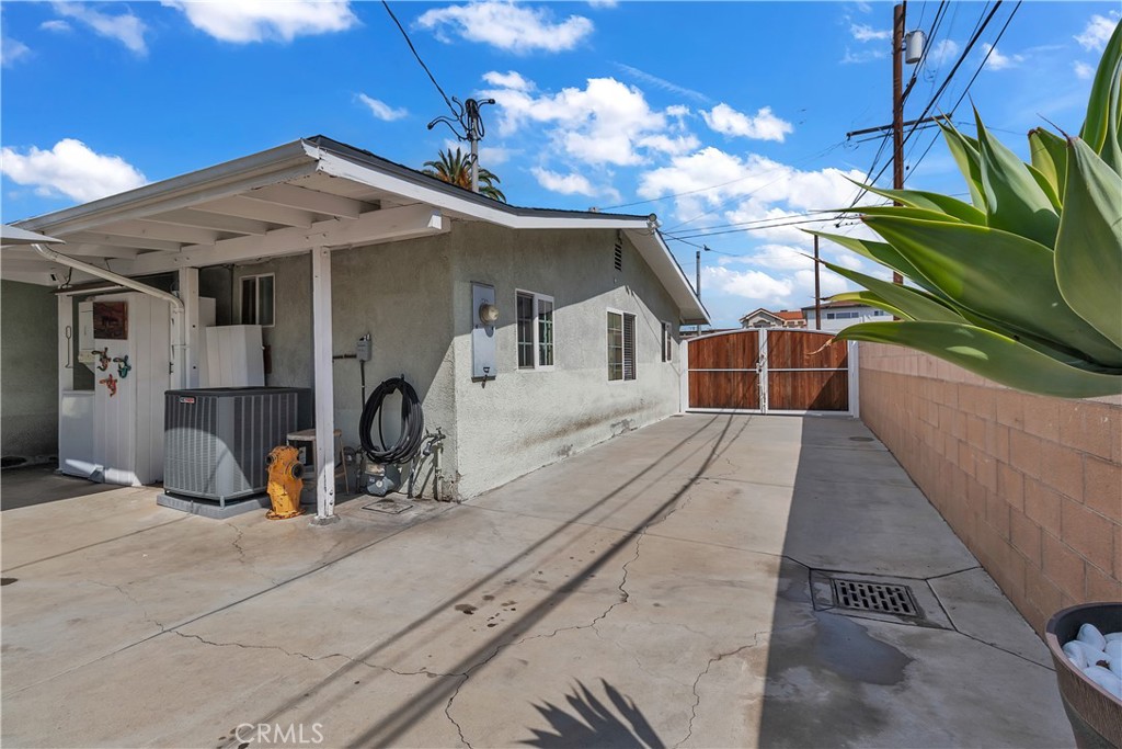 1414 W Shorb