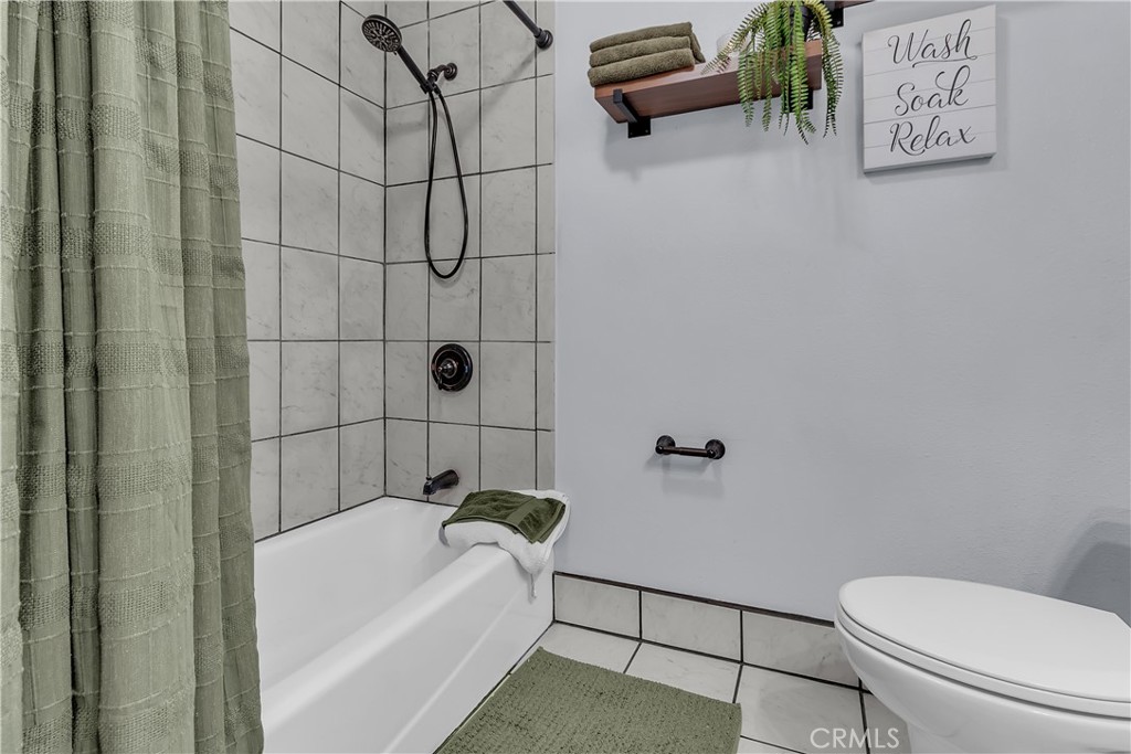 1414 W Shorb