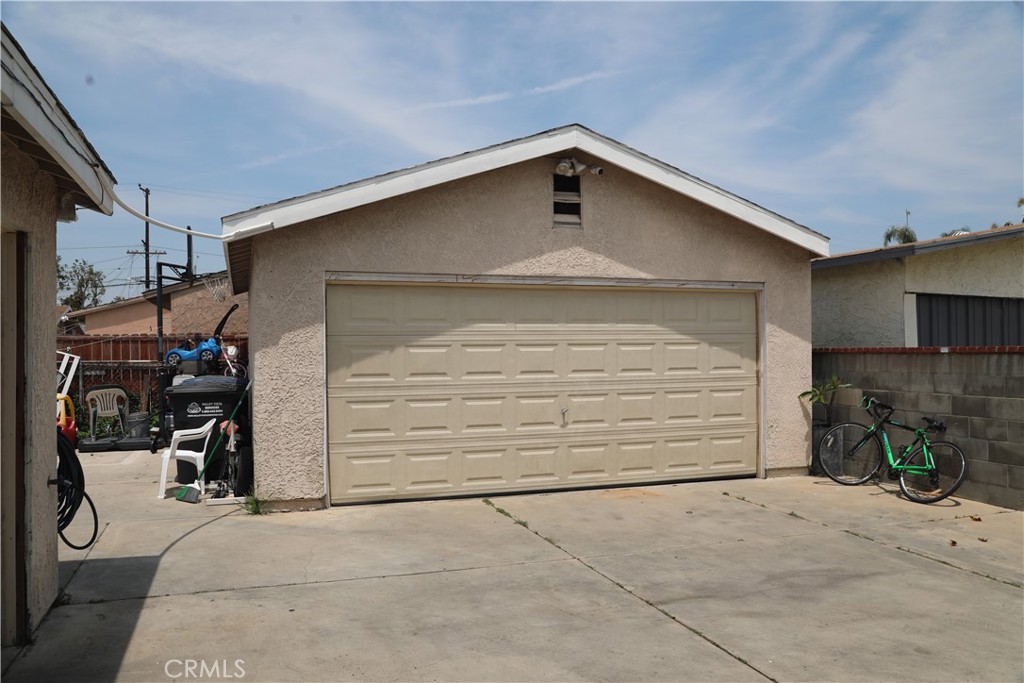 3531 E 61st