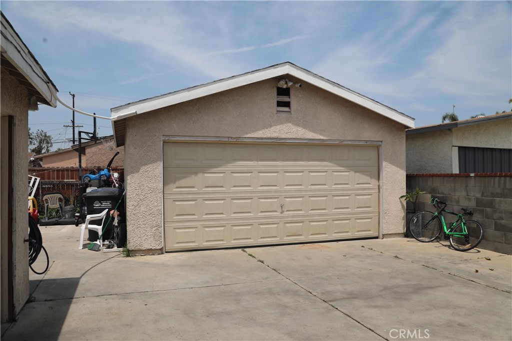 3531 E 61st