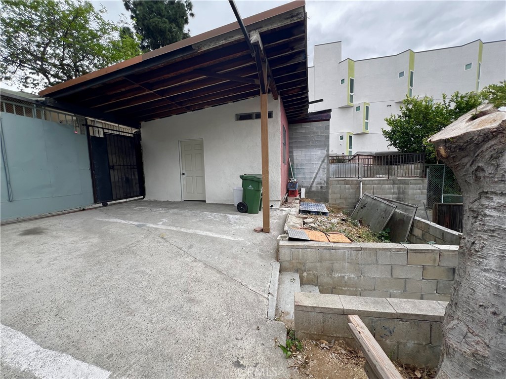 1405 W 2nd
