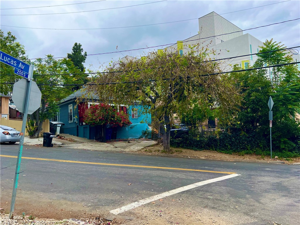 1405 W 2nd