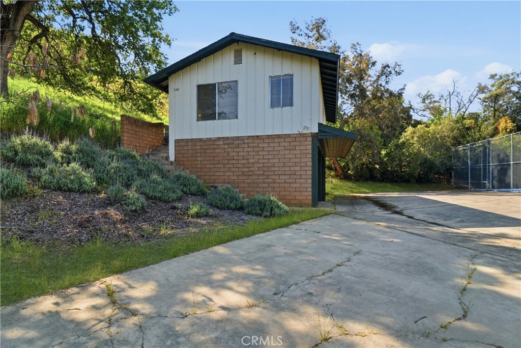 33295 Globe Dr