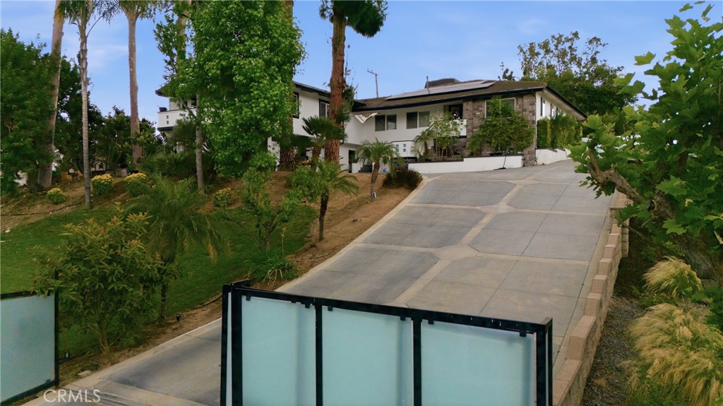 520 W Hermosa