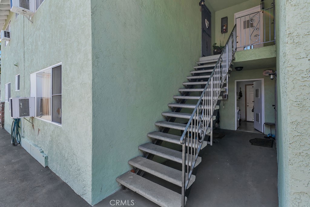 141 S 7th