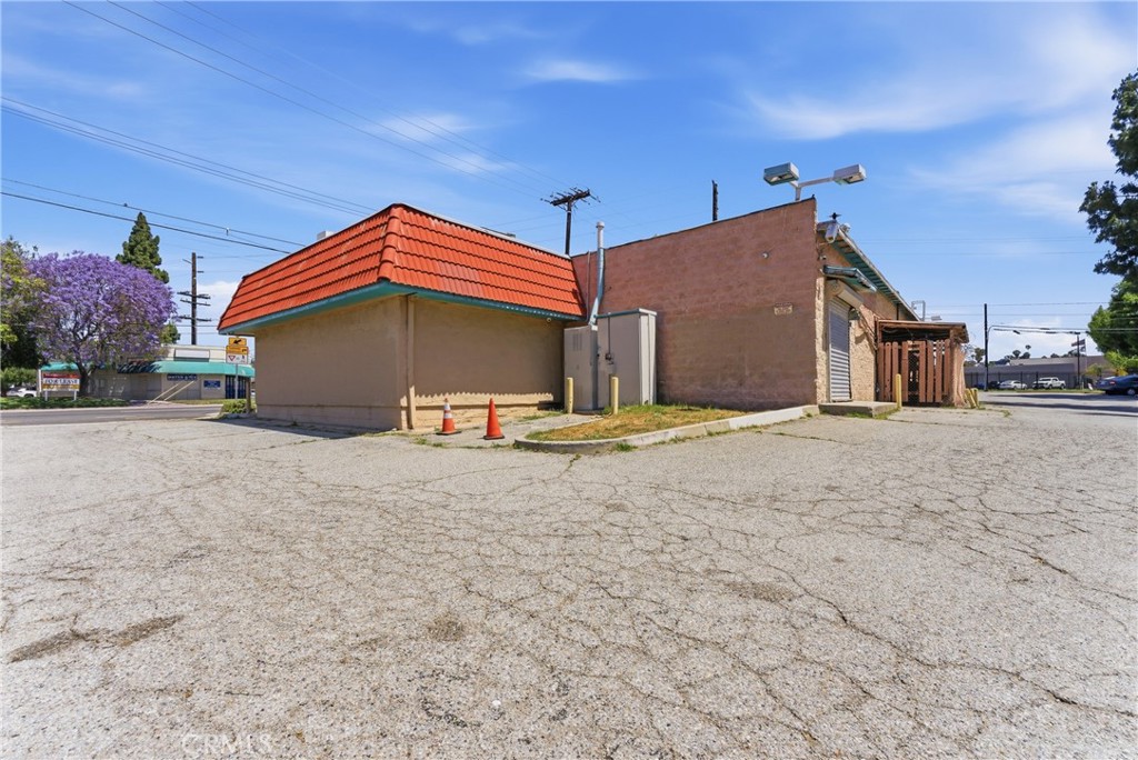 2400 Valley