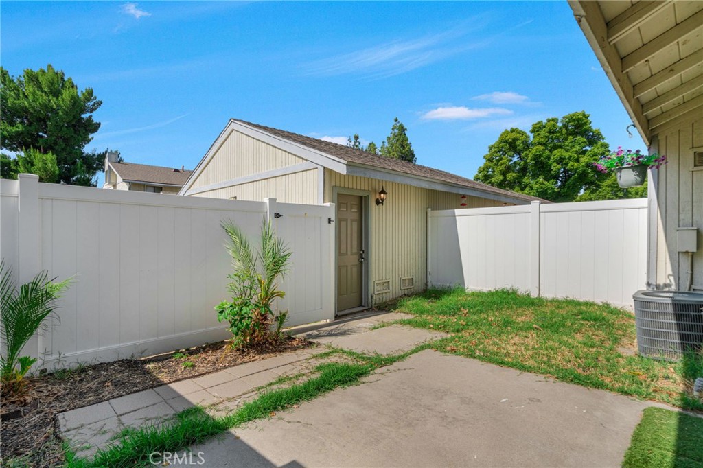1965 Coulston Street 1