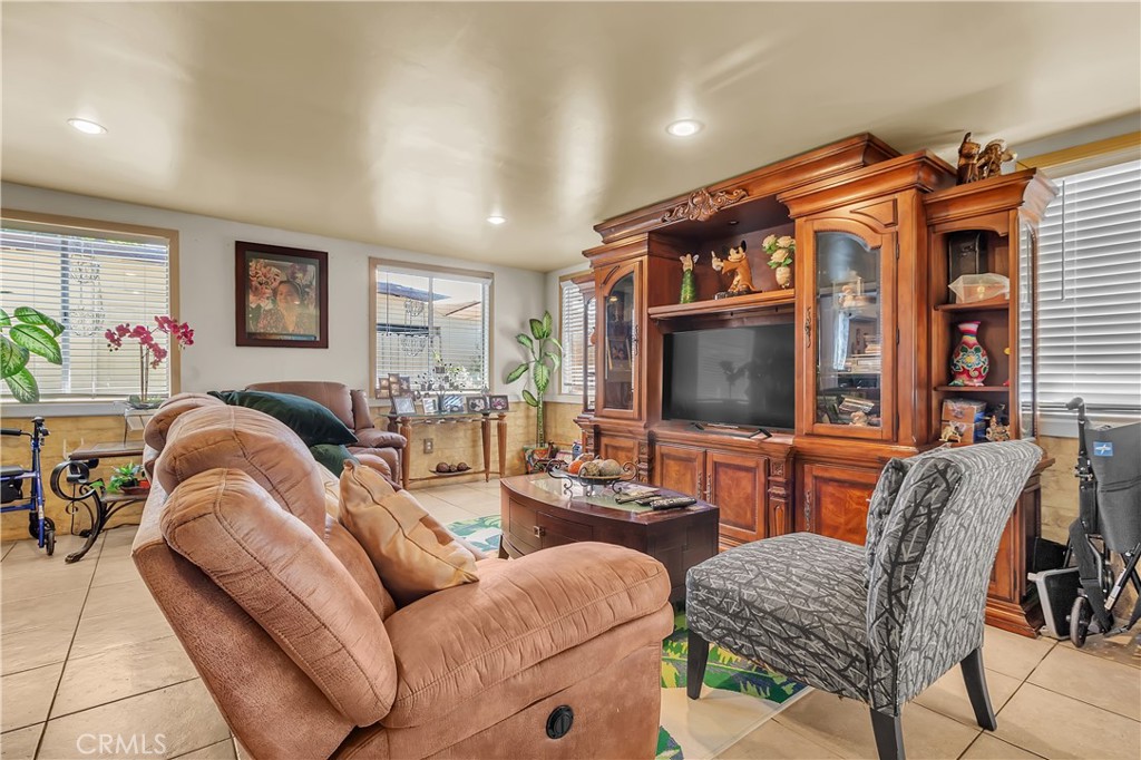 1140 Sturbridge