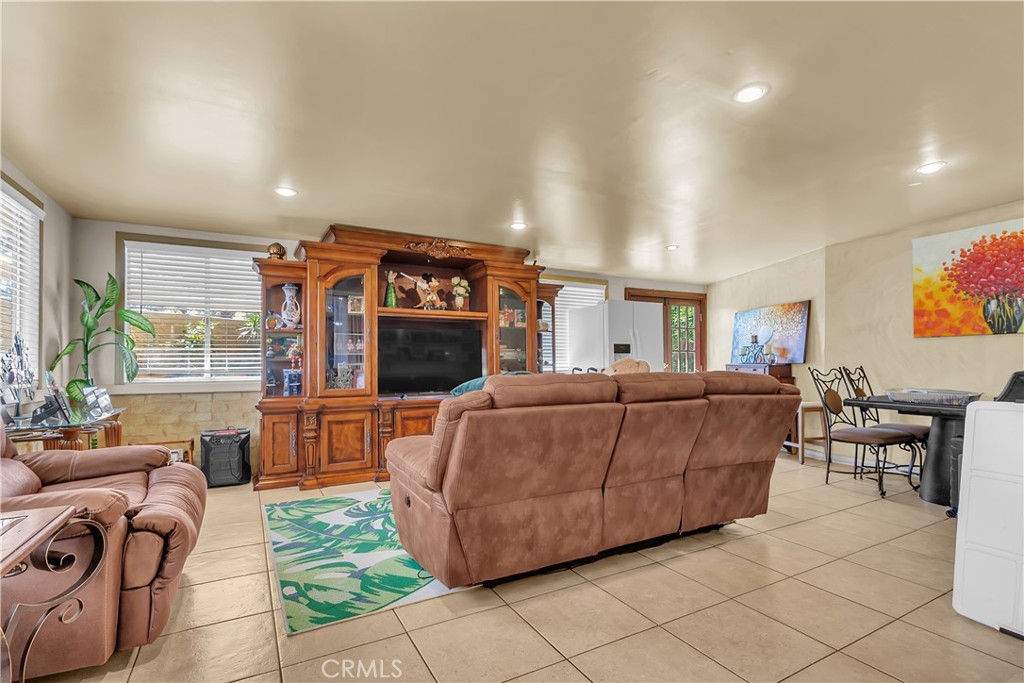 1140 Sturbridge
