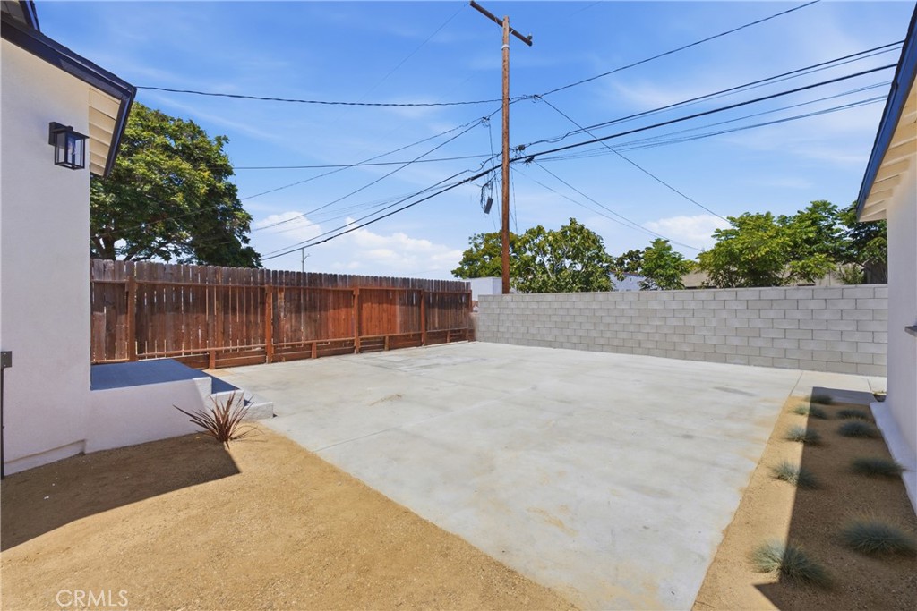 8104 S 2nd