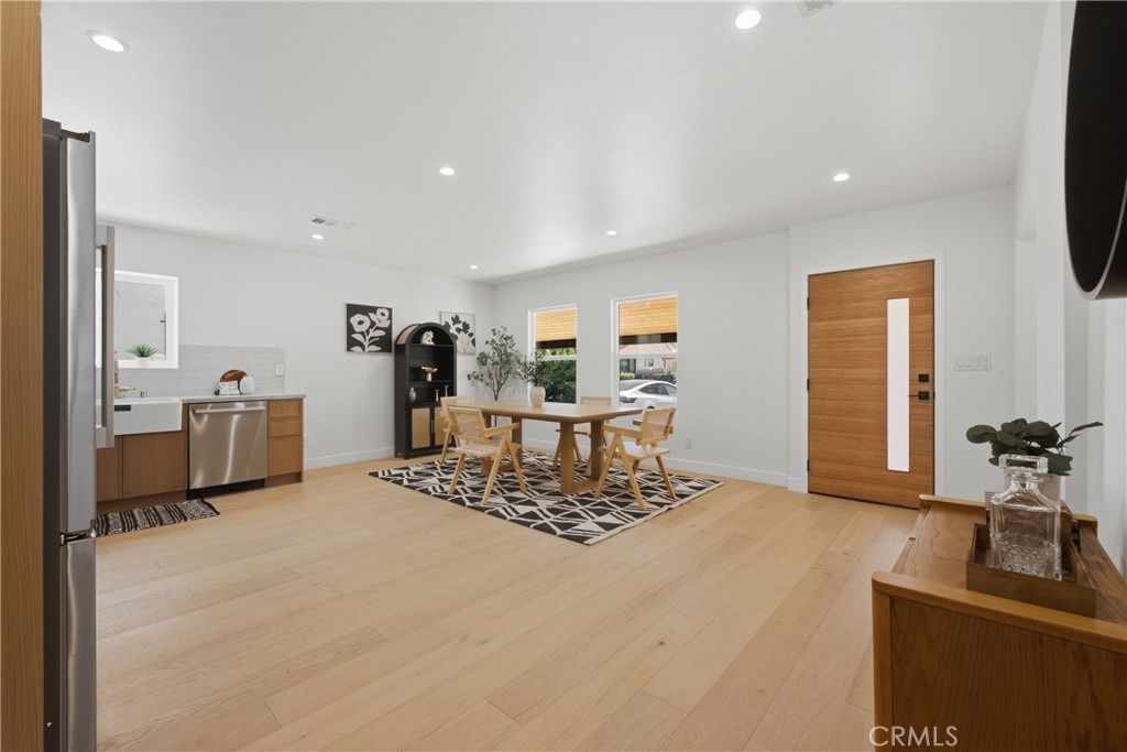 8104 S 2nd