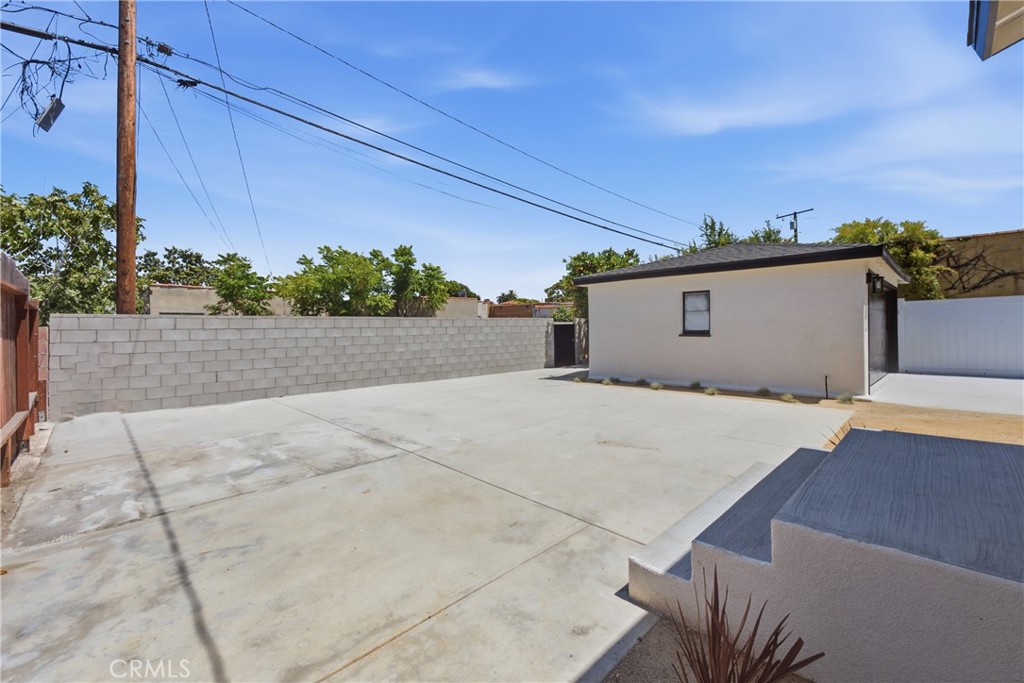 8104 S 2nd