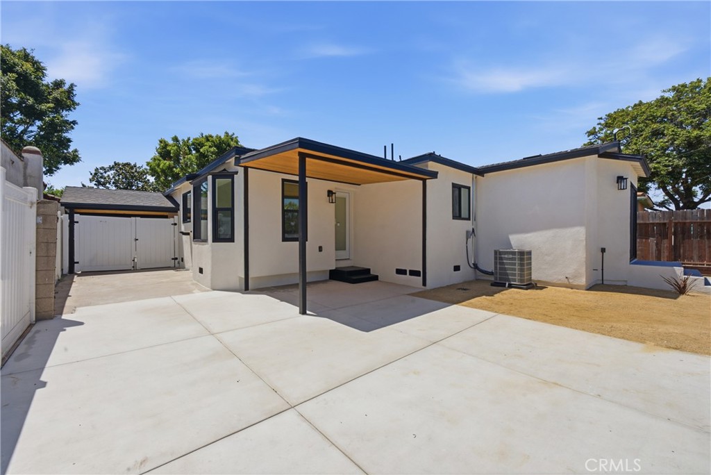 8104 S 2nd