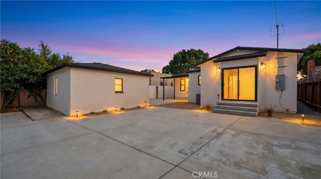8104 S 2nd