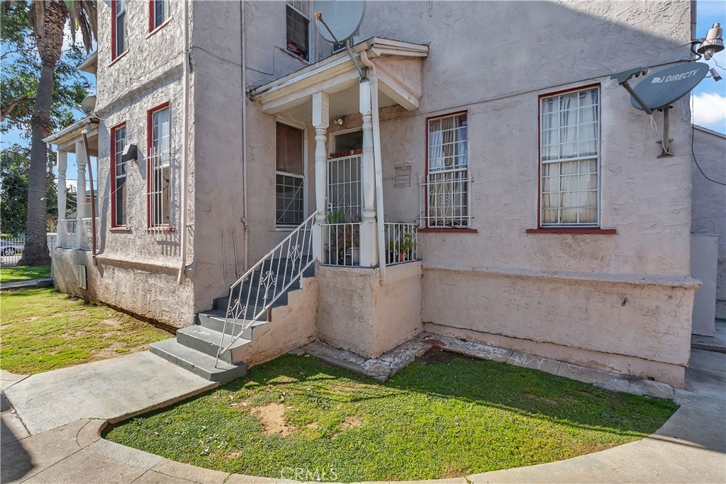 2429 E 3rd