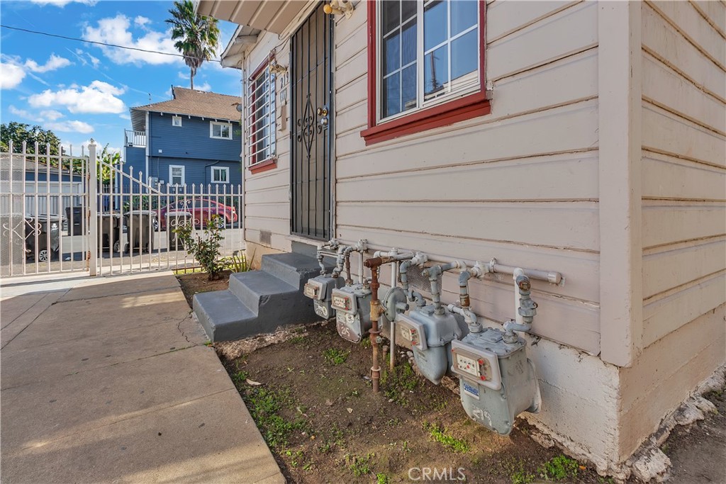 2429 E 3rd