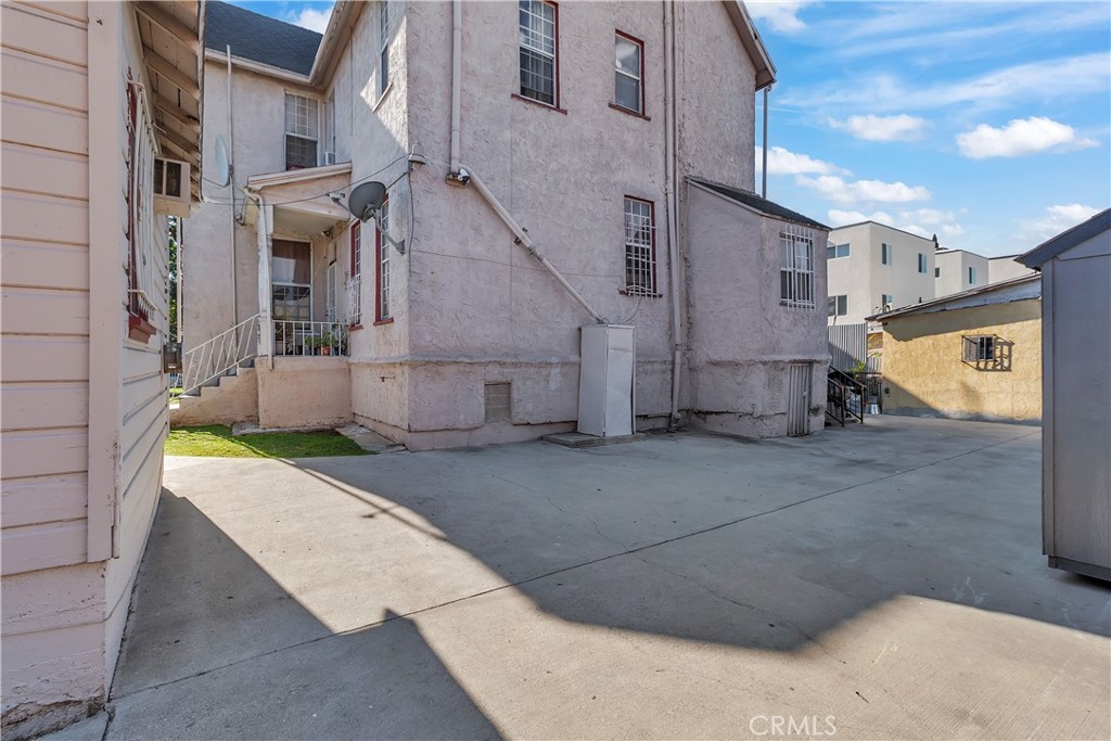 2429 E 3rd