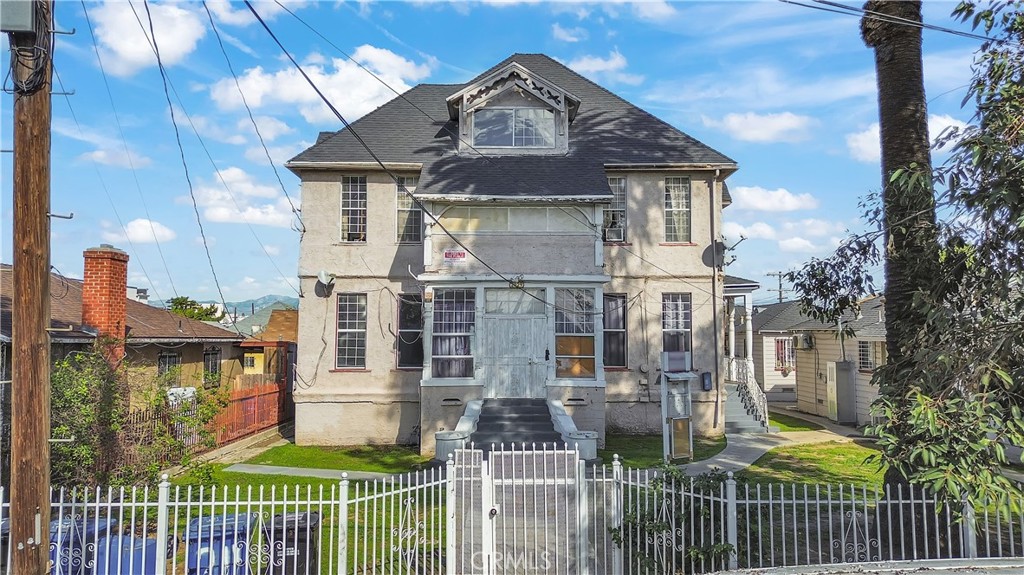 2429 E 3rd