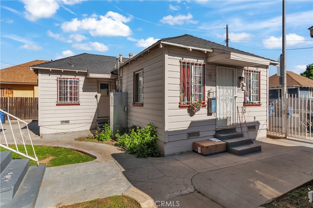 2429 E 3rd