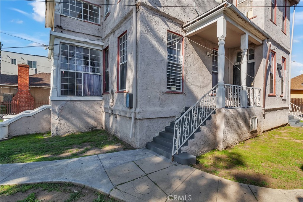 2429 E 3rd