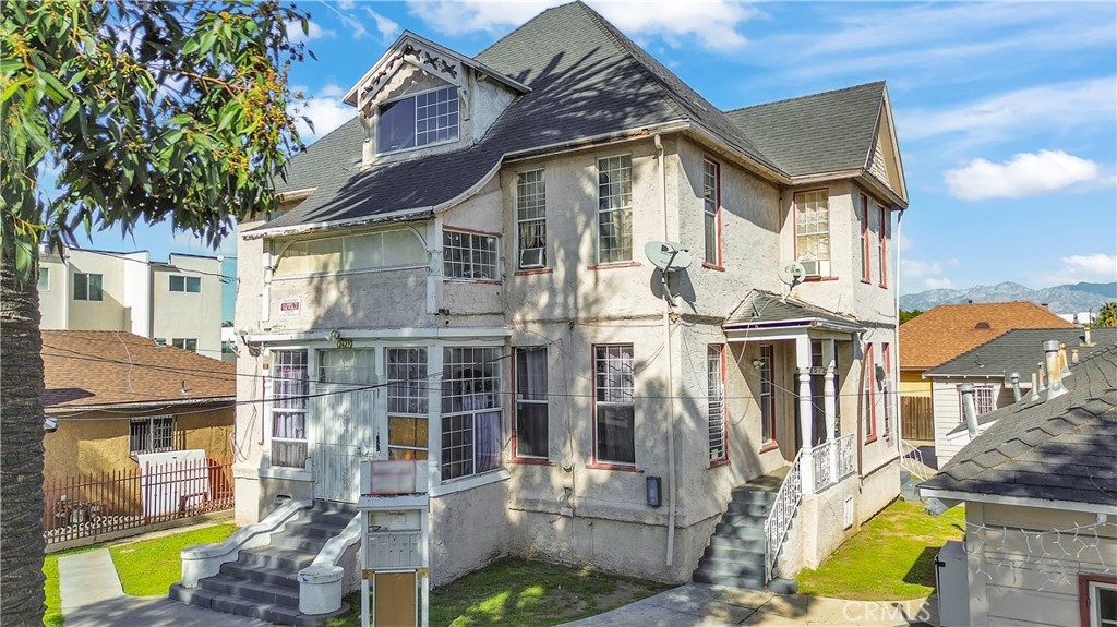 2429 E 3rd