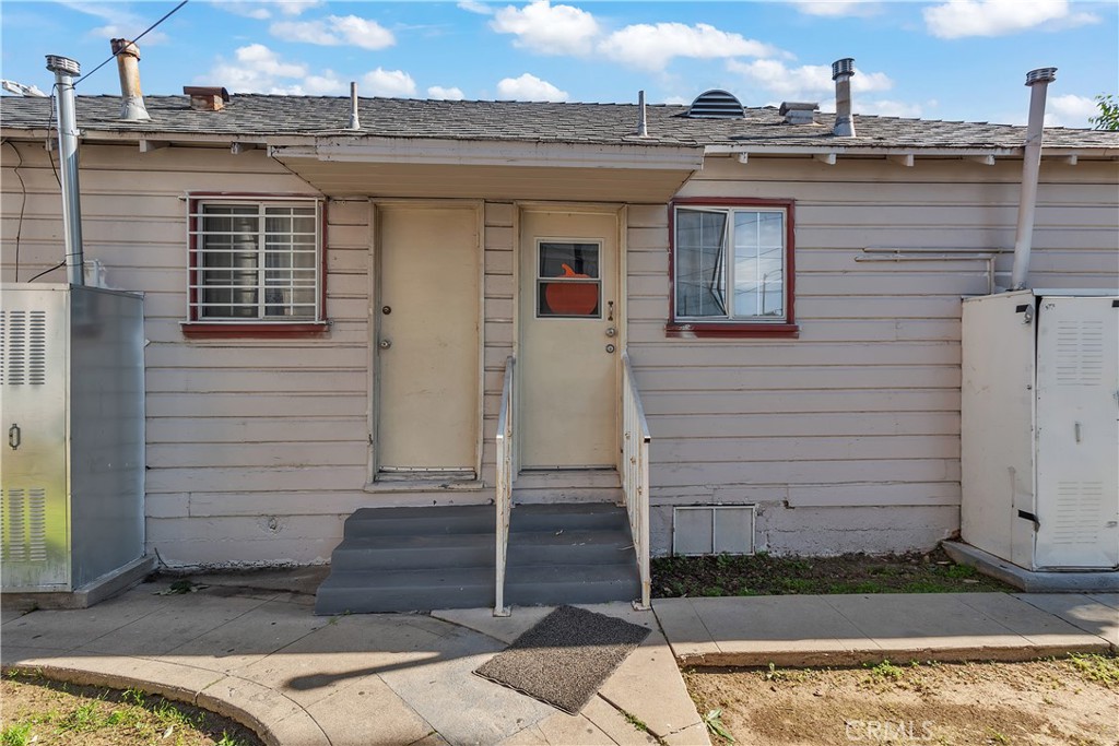 2429 E 3rd