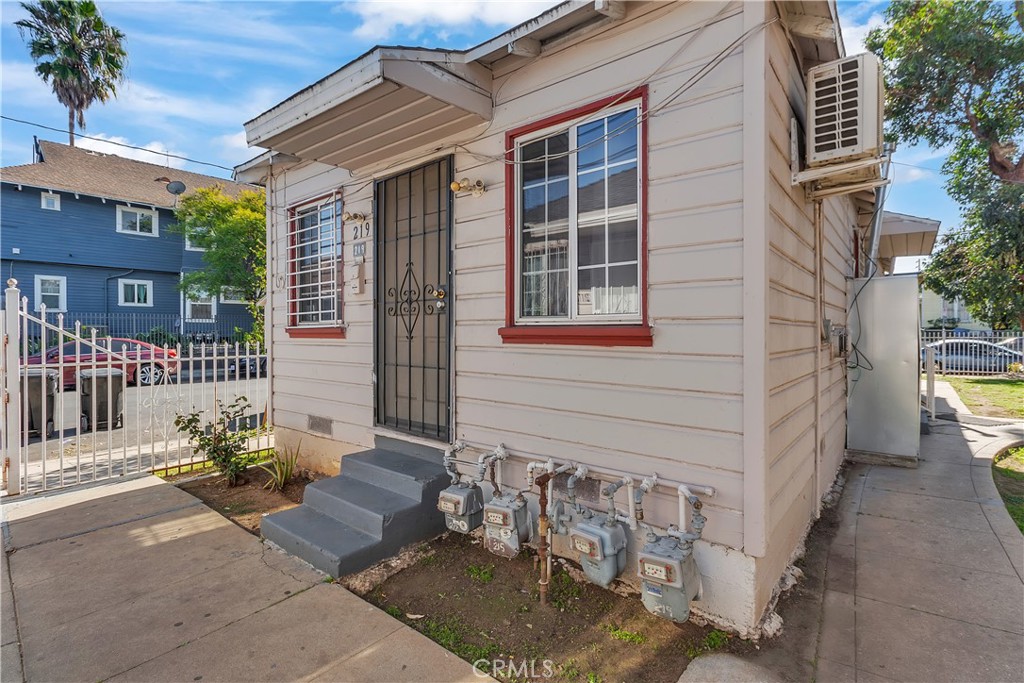 2429 E 3rd