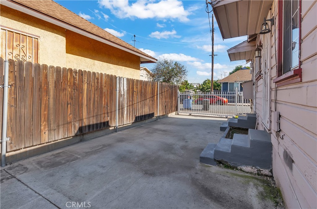 2429 E 3rd