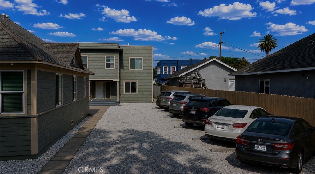 2130 Elm