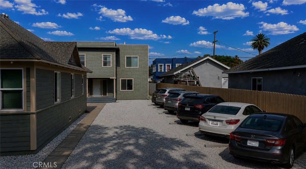 2130 Elm