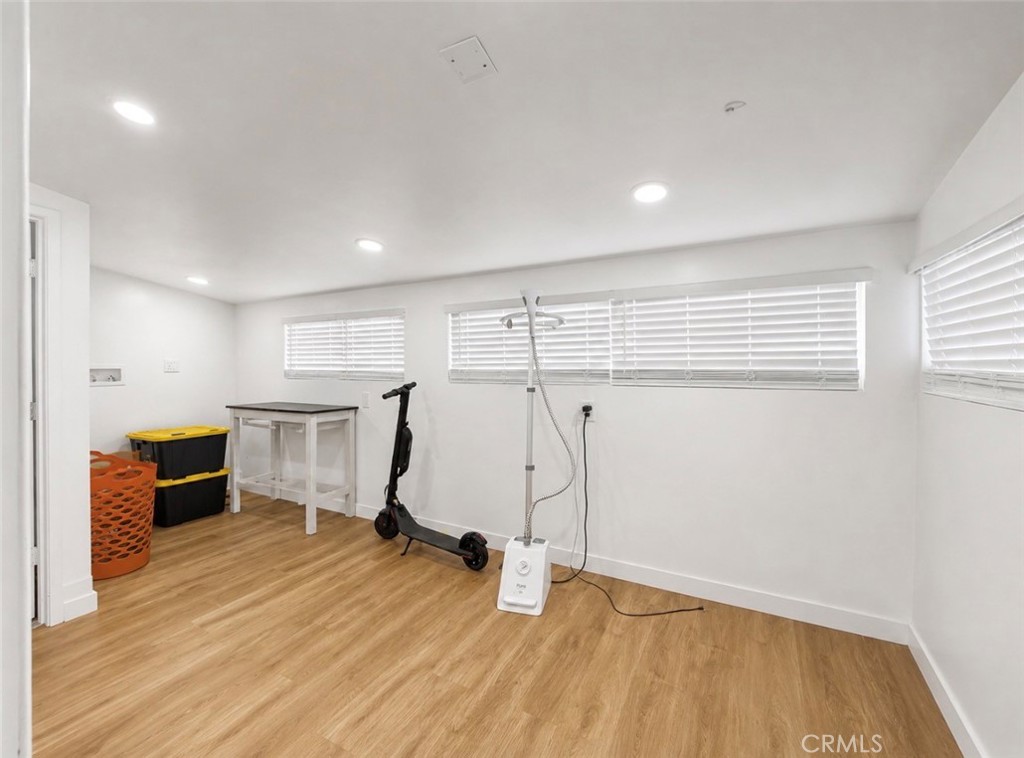 2130 Elm