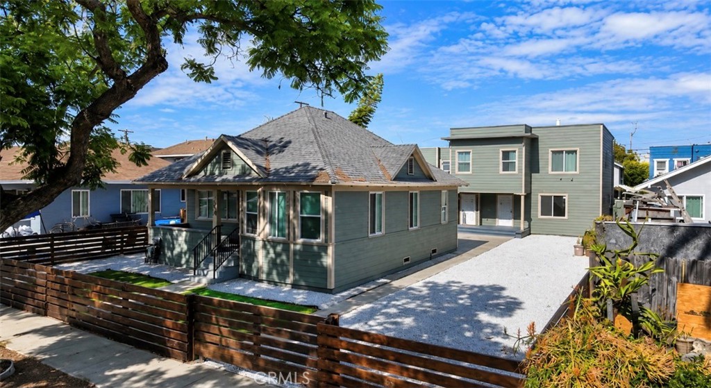2130 Elm
