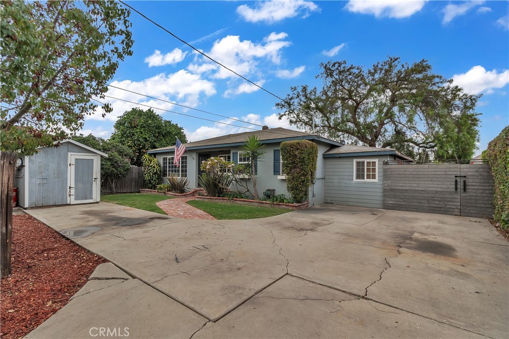 9032 Walnut