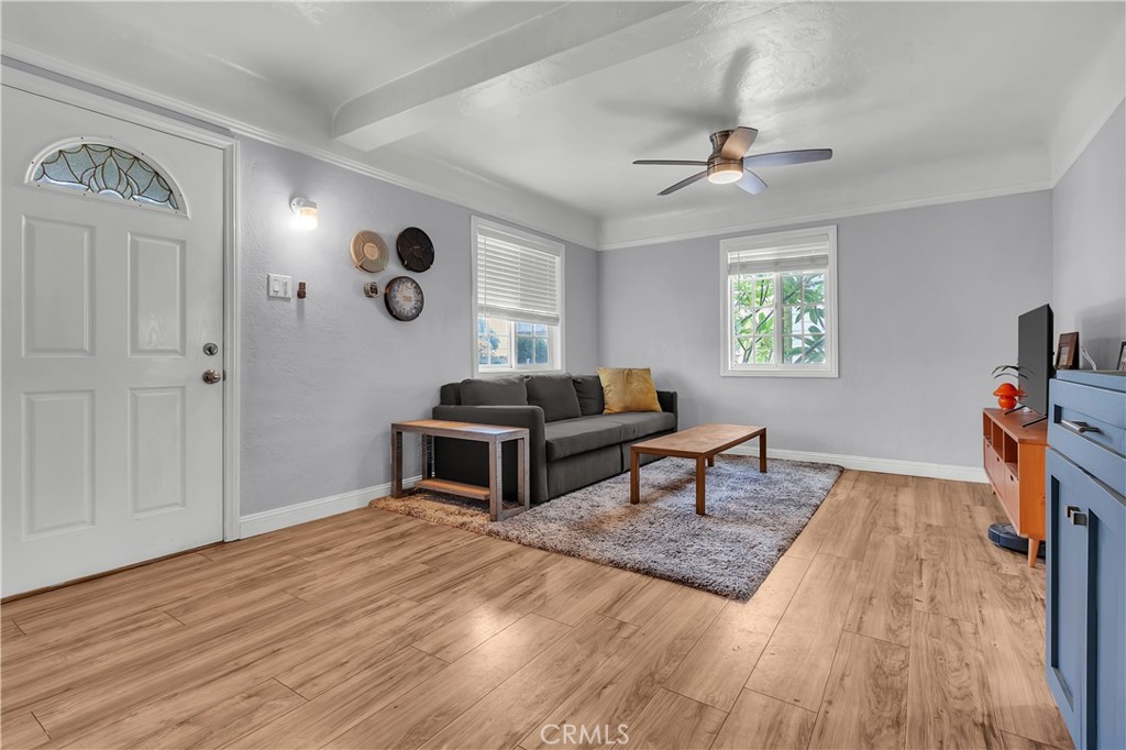 9032 Walnut