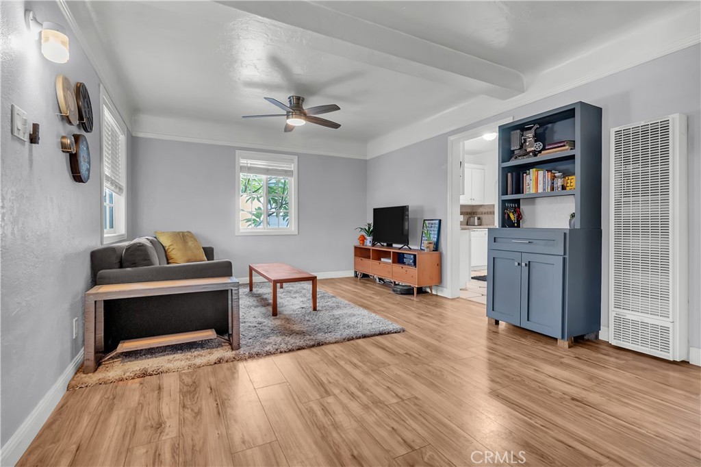 9032 Walnut