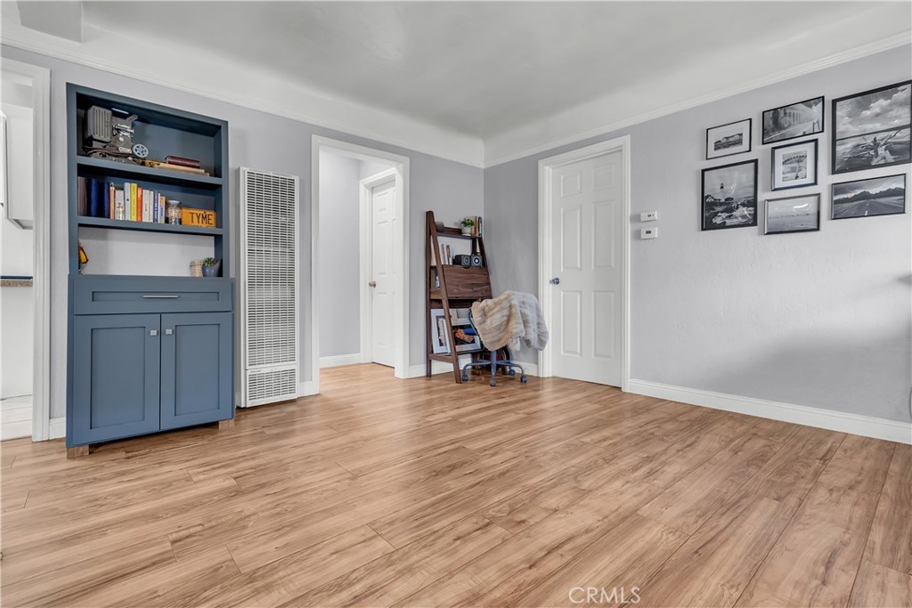 9032 Walnut