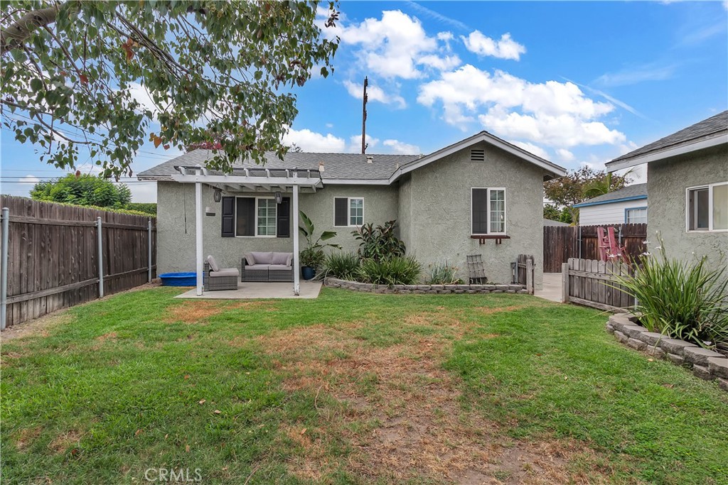 9032 Walnut