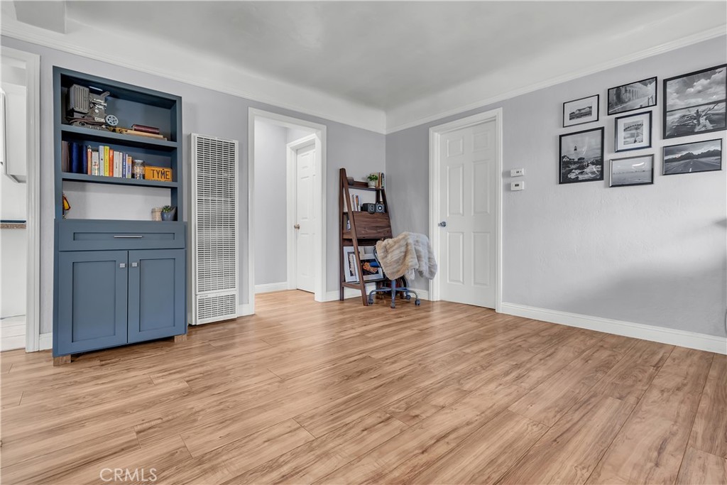 9032 Walnut