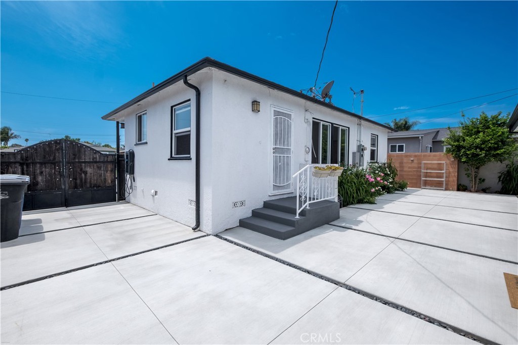1031 W 227th Street