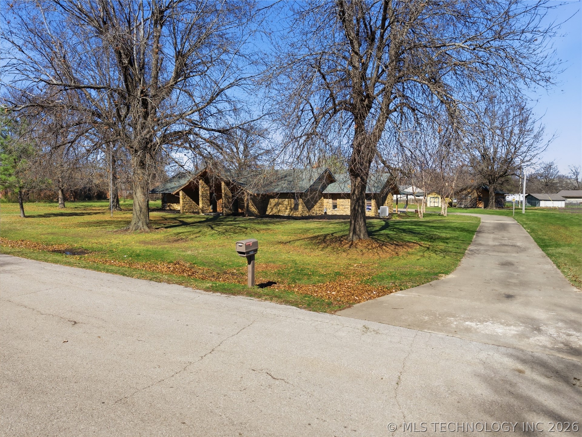 9211 N 155th East Avenue N