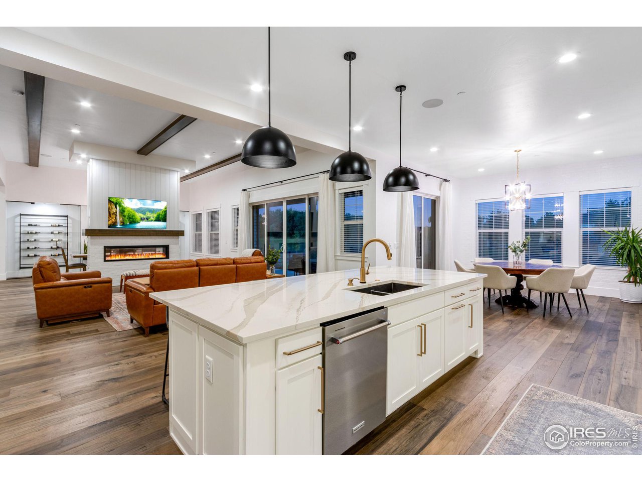 4300 Mountain Shadow Way