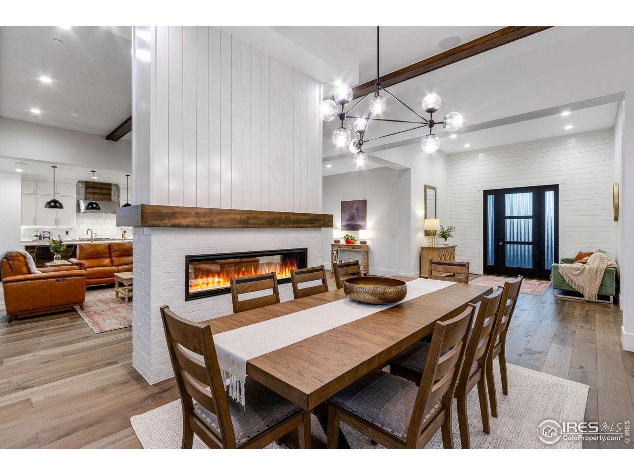 4300 Mountain Shadow Way