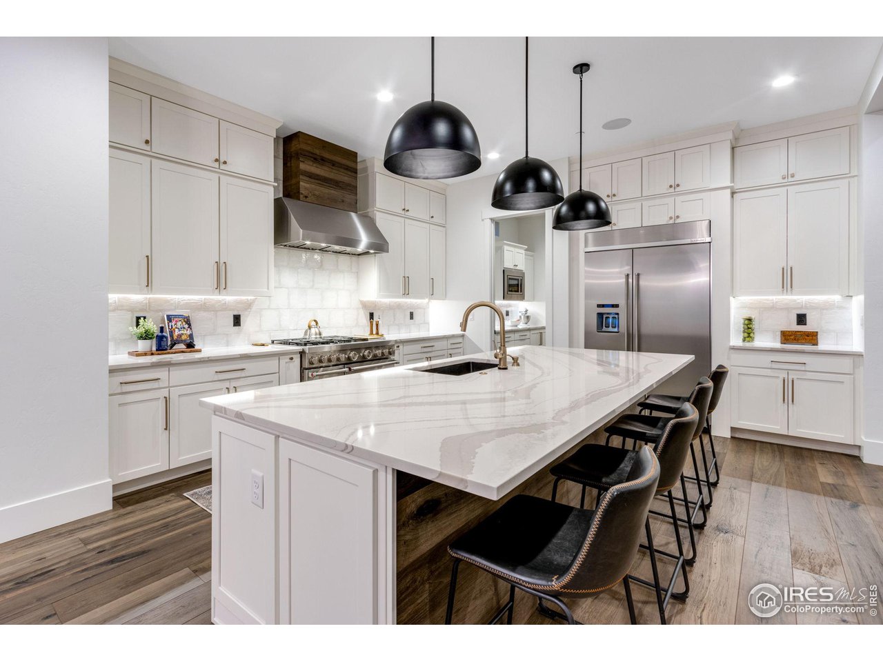 4300 Mountain Shadow Way