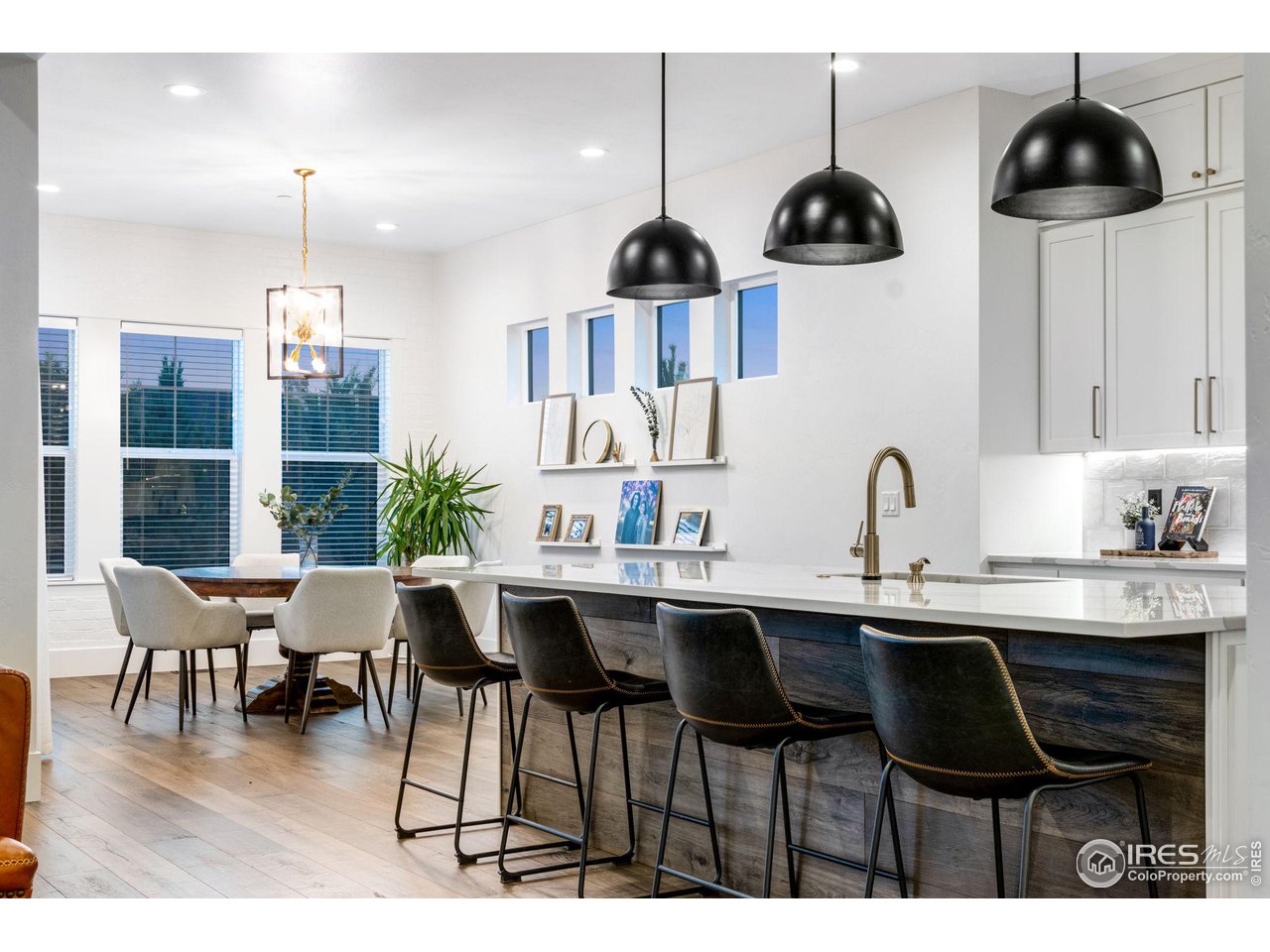 4300 Mountain Shadow Way