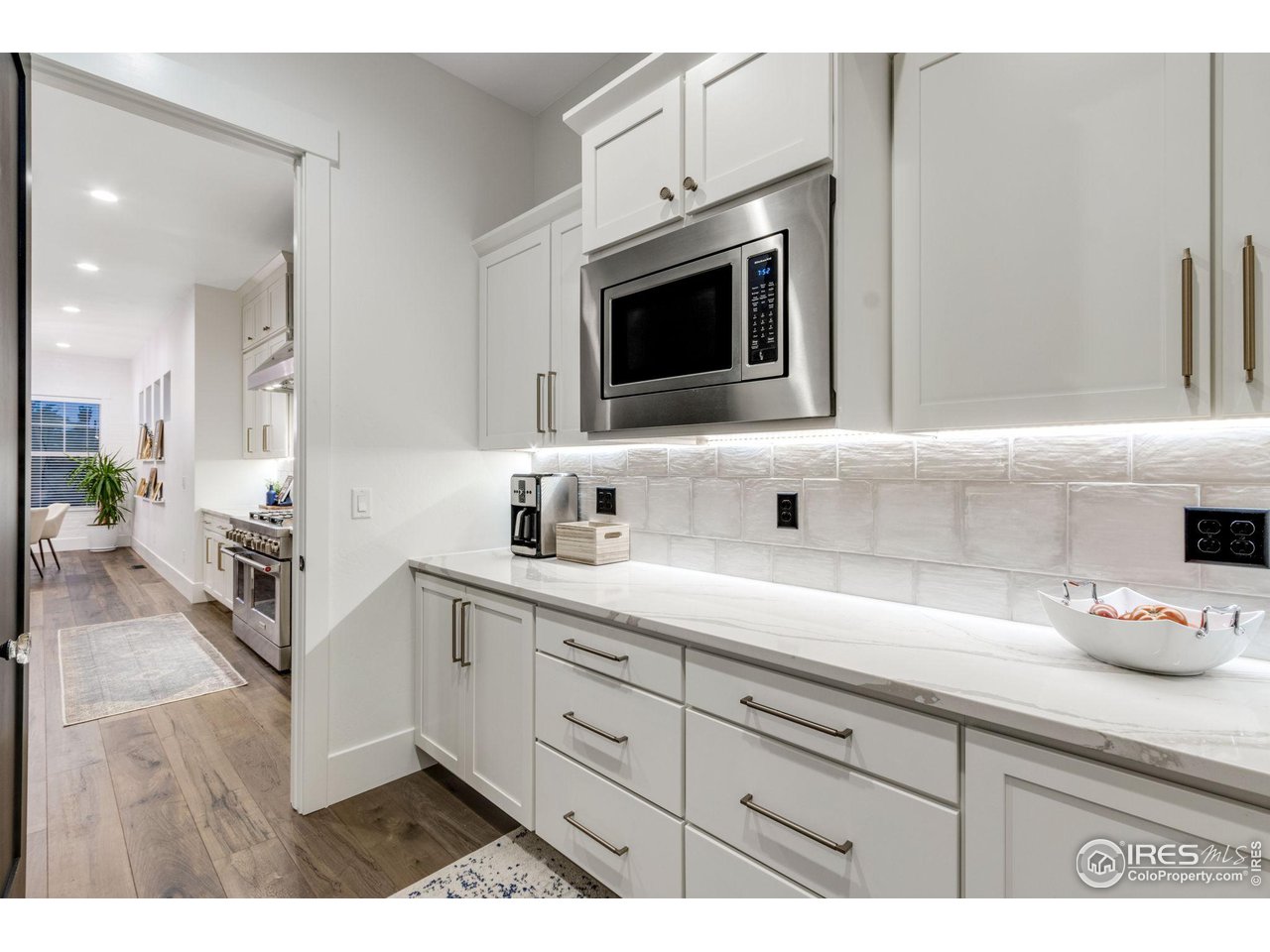 4300 Mountain Shadow Way