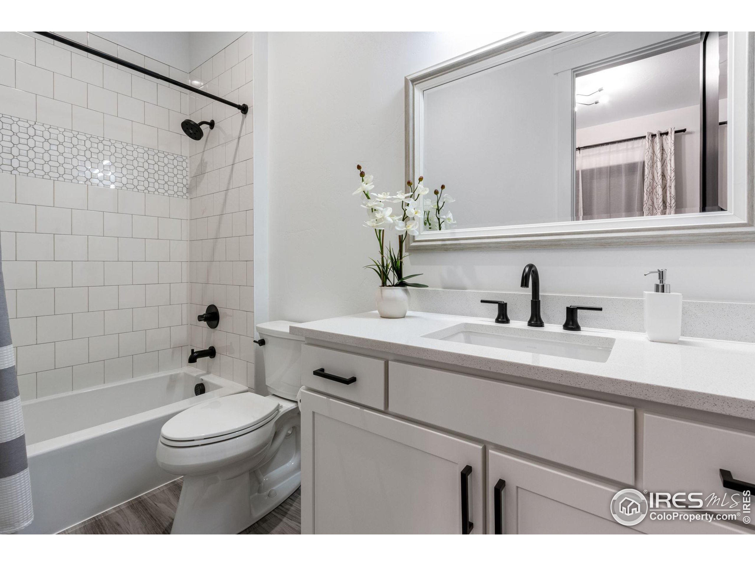 4300 Mountain Shadow Way