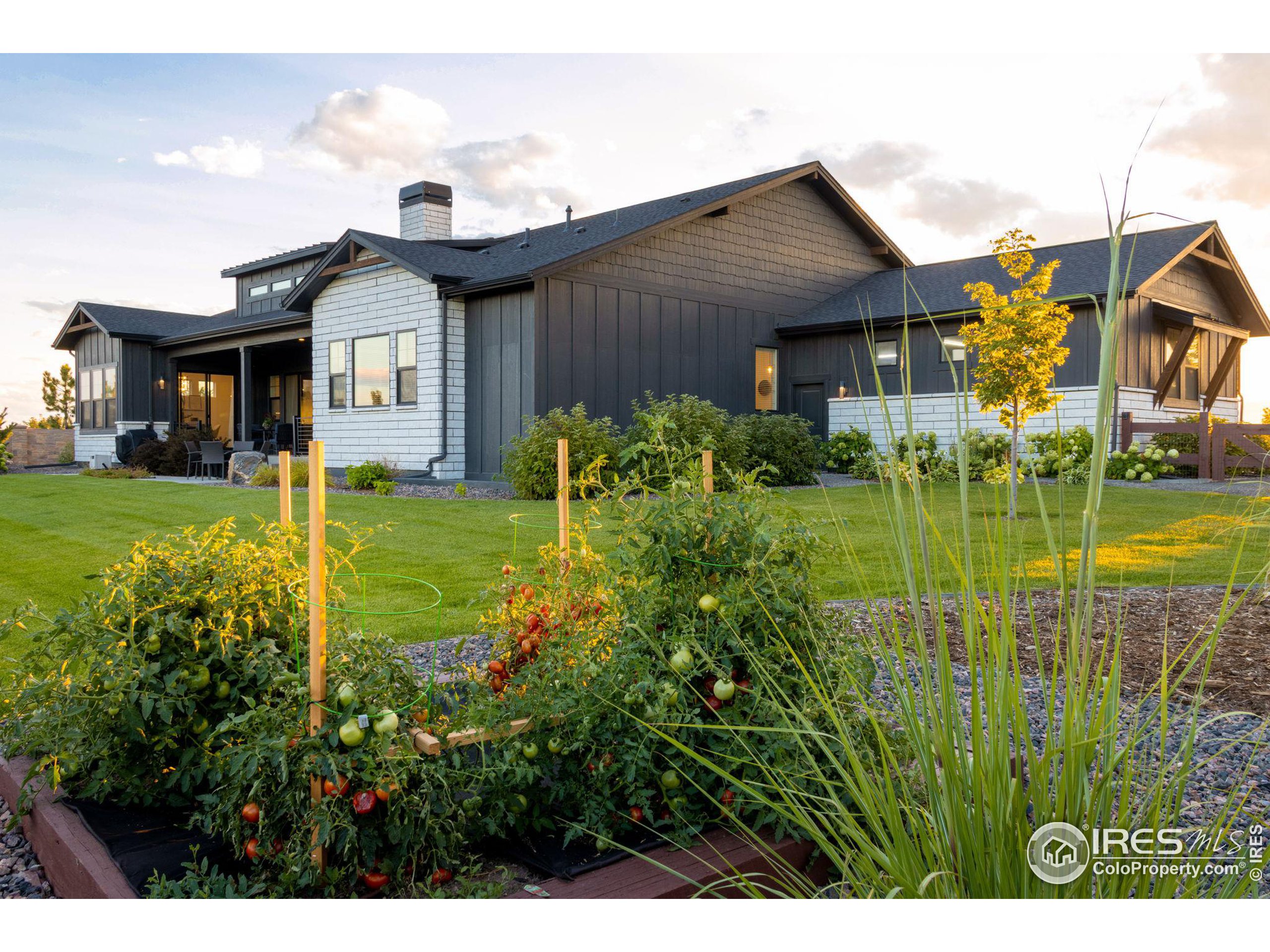 4300 Mountain Shadow Way