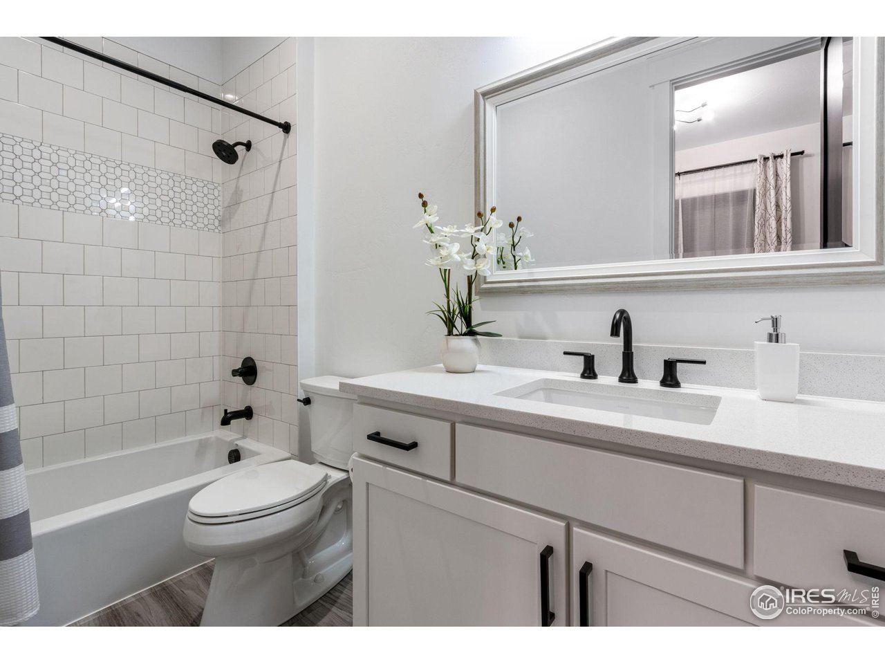 4300 Mountain Shadow Way